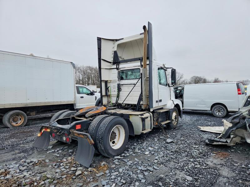 2018 Volvo VNL Semi Truck