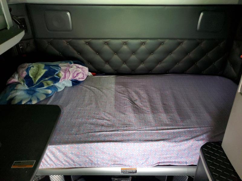 2024 Kenworth T680 Semi Truck