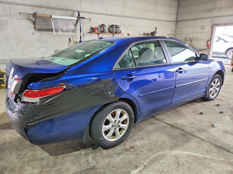 2010 Toyota Camry le