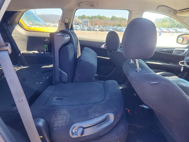 2016 Nissan Pathfinder s