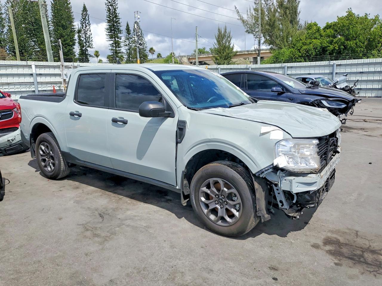 2022 Ford Maverick XL