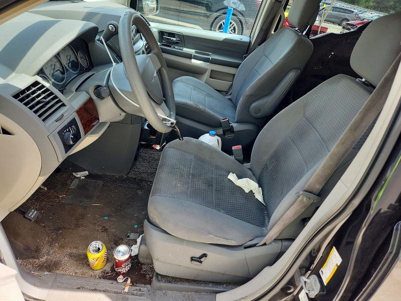 2010 Chrysler Town & Country lx