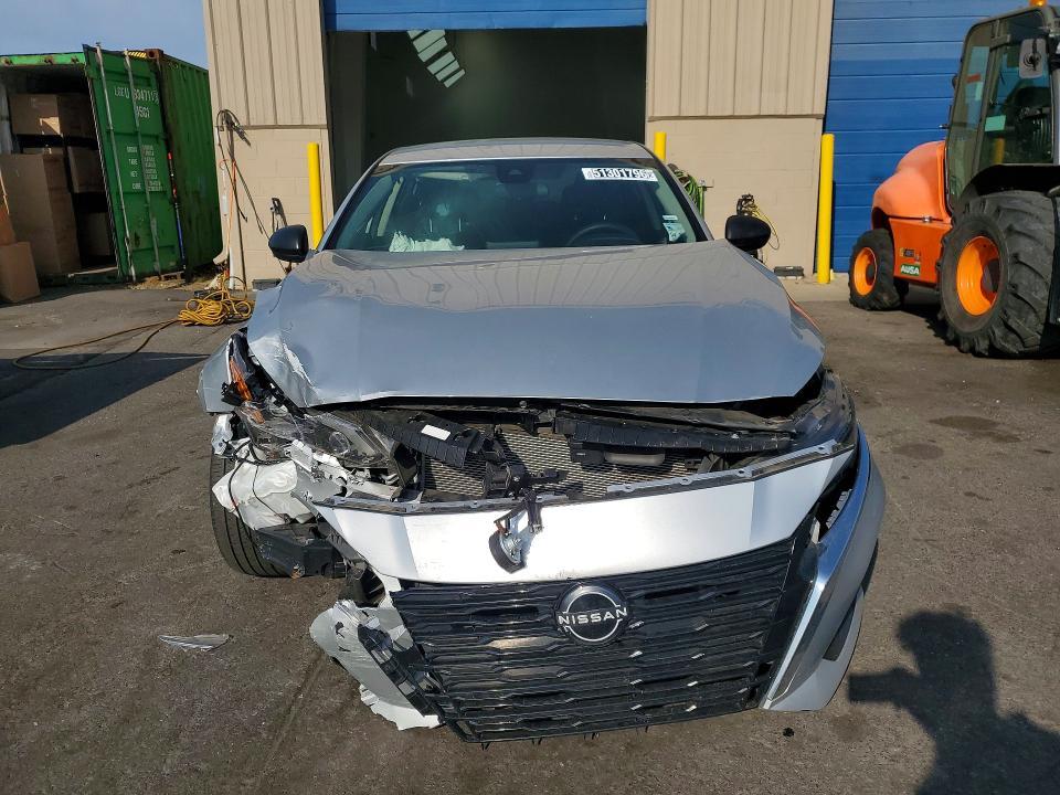 2024 Nissan Altima sv