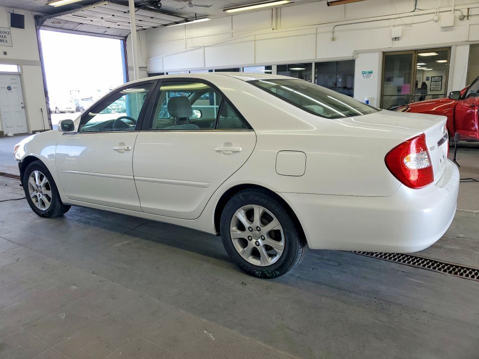 2004 Toyota Camry le
