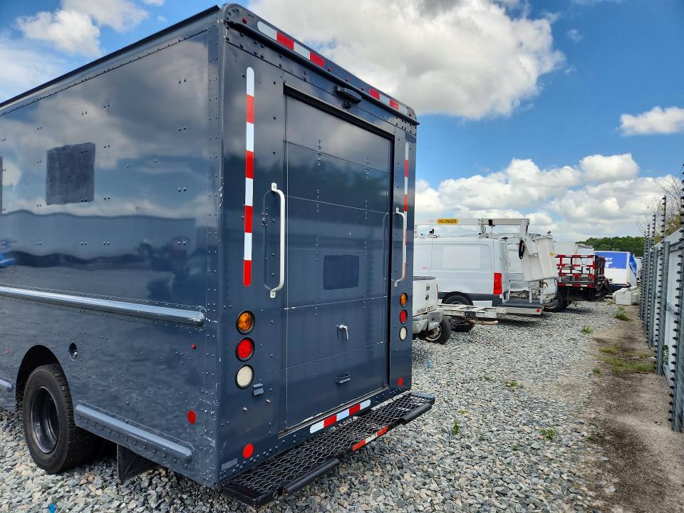 2020 Freightliner MT45G Chassis Delivery Truck