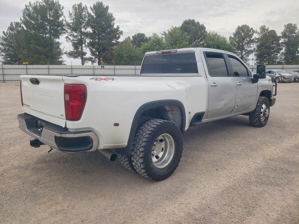 2022 Chevrolet Silverado K3500 LT