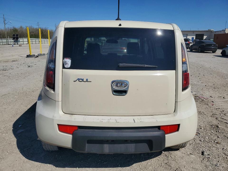 2010 KIA Soul +