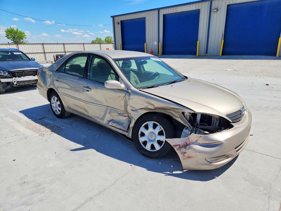 2004 Toyota Camry le
