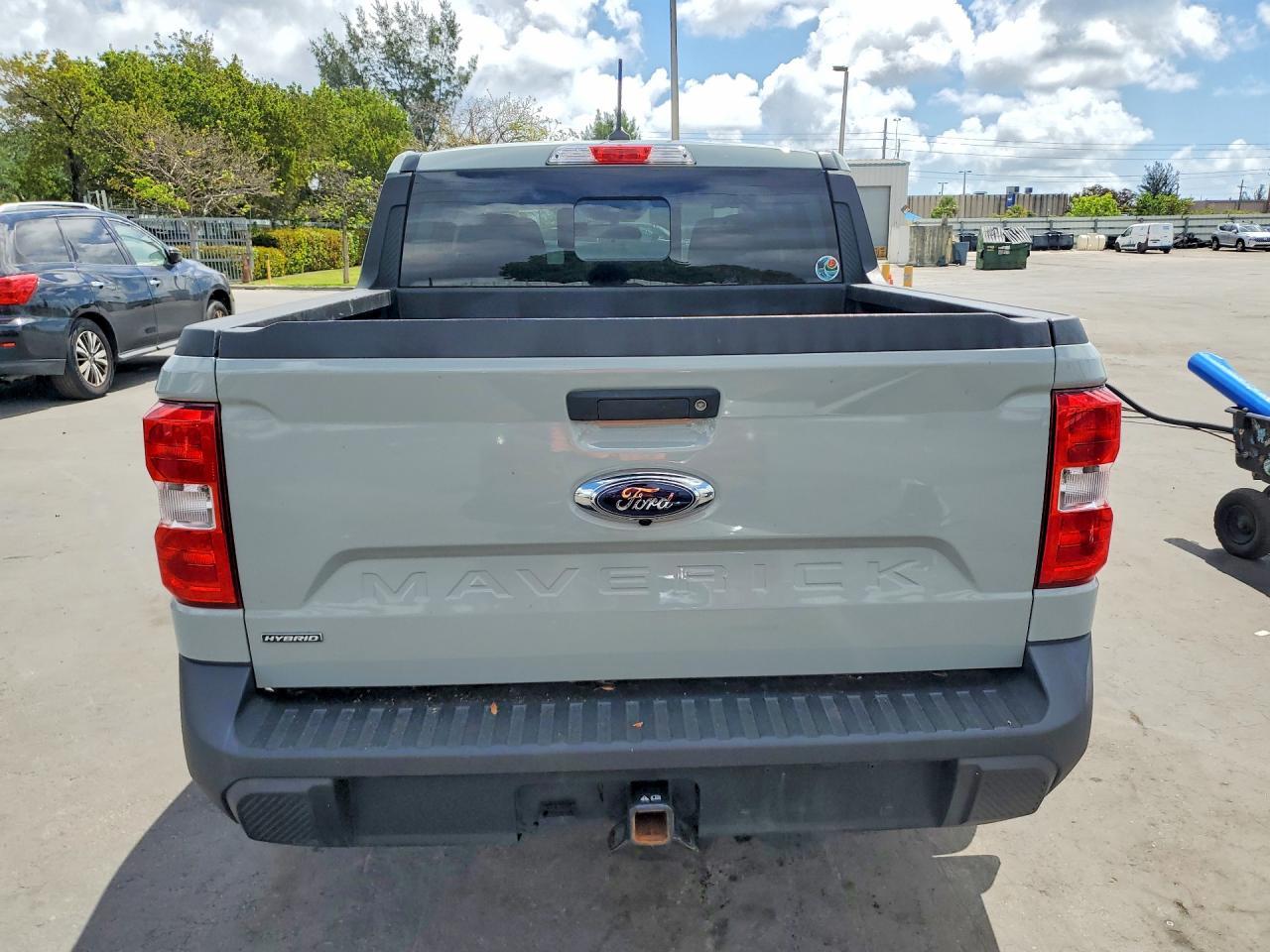 2022 Ford Maverick XL