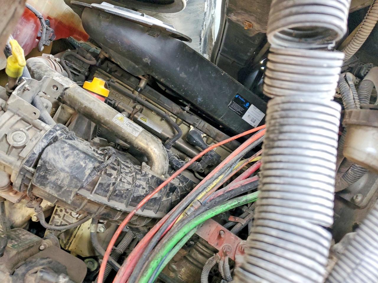 2014 Freigliner 2014 Freightliner Cascadia 113 Semi Truck