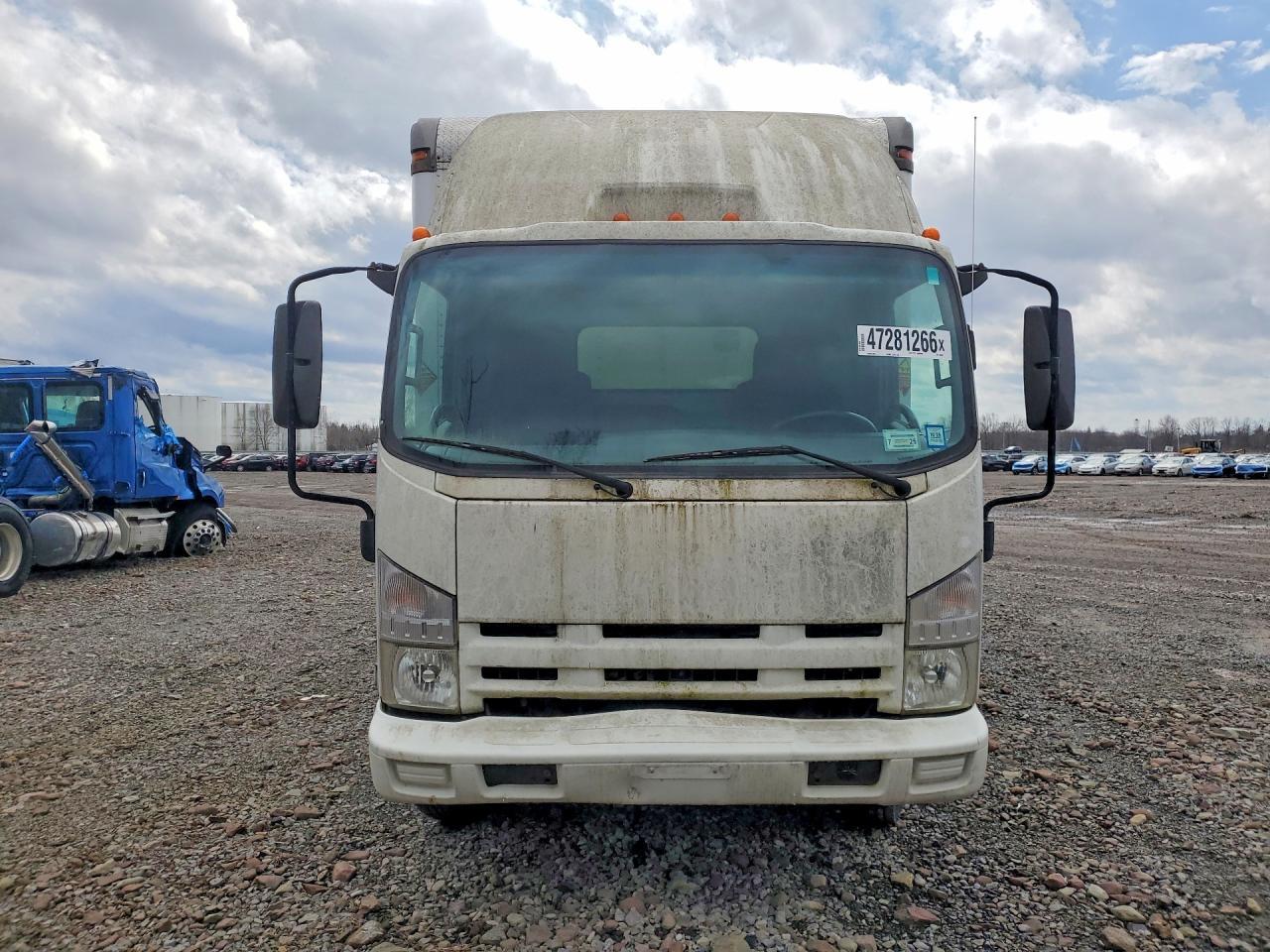 2009 Isuzu NPR Delivery Truck