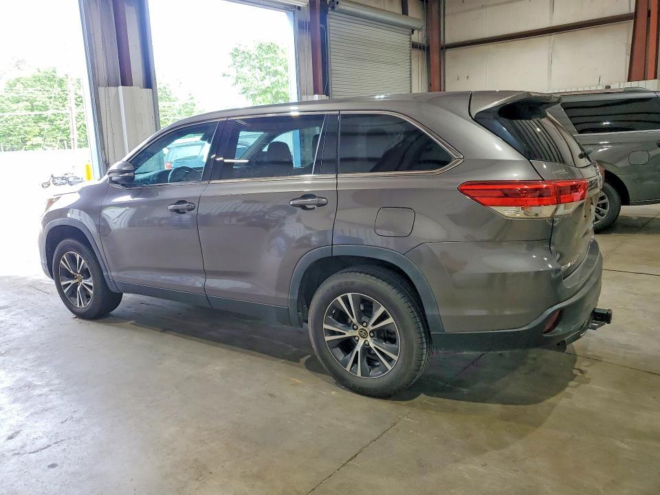 2019 Toyota Highlander le