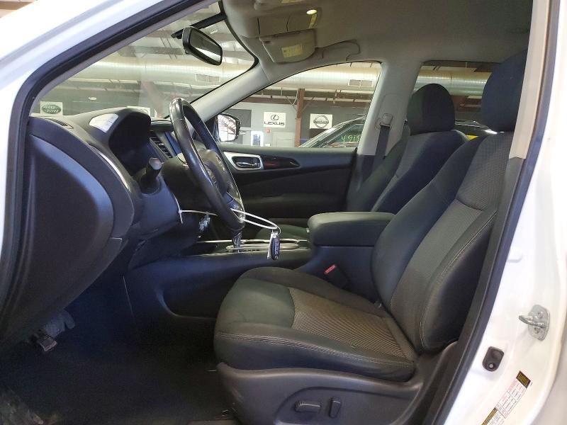 2017 Nissan Pathfinder sv