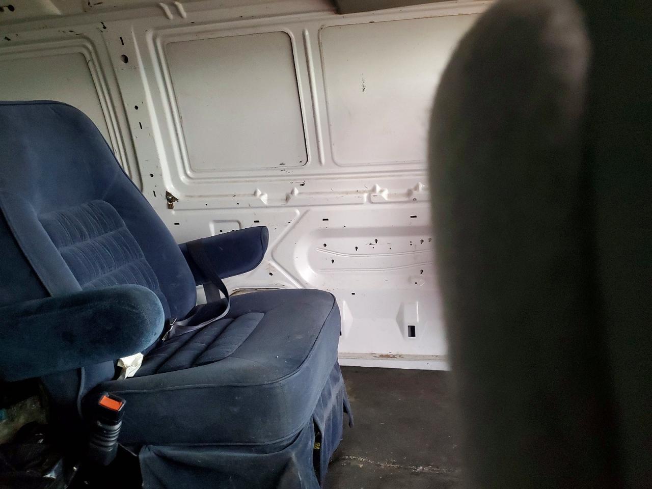 2005 Ford Econoline E250 van