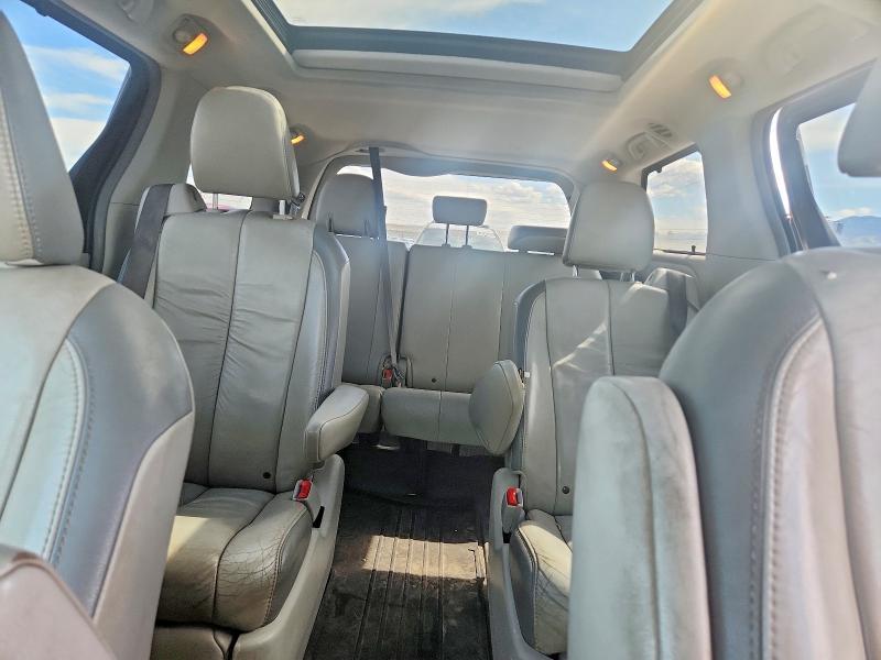 2011 Toyota Sienna Limited 7-passenger