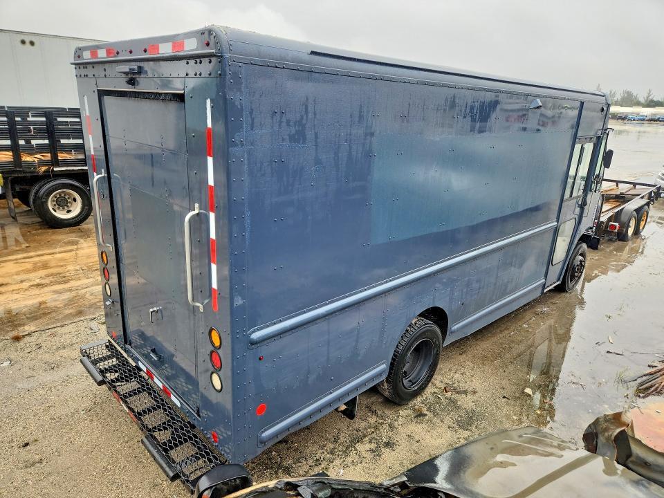 2020 Freightliner MT45G Delivery Truck