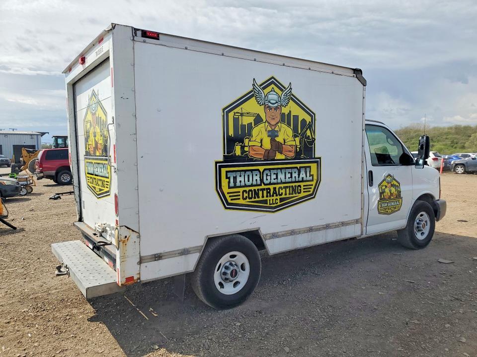 2013 GMC Savana box Truck