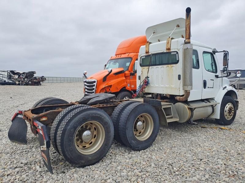 2005 Freightliner Business Class M2 Semi Truck