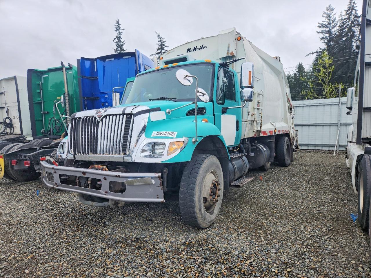 2003 International 7400 Refuse Truck