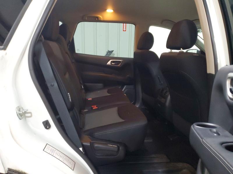 2019 Nissan Pathfinder sv