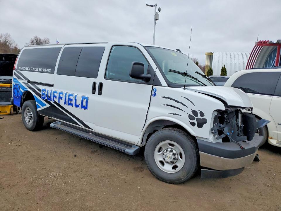 2023 Chevrolet Express G3500 ls