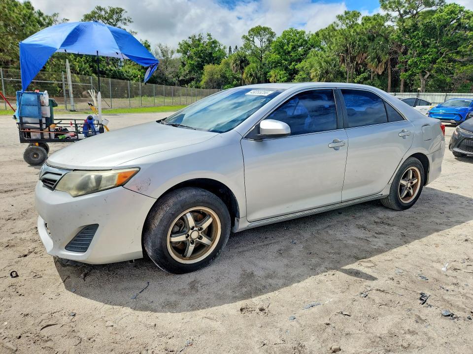 2012 Toyota Camry le