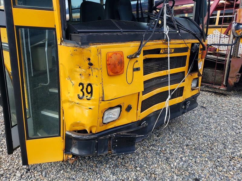 2009 Thomas School Bus-school bus