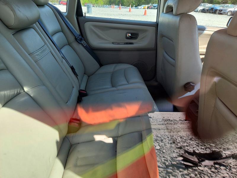 1999 Volv S70