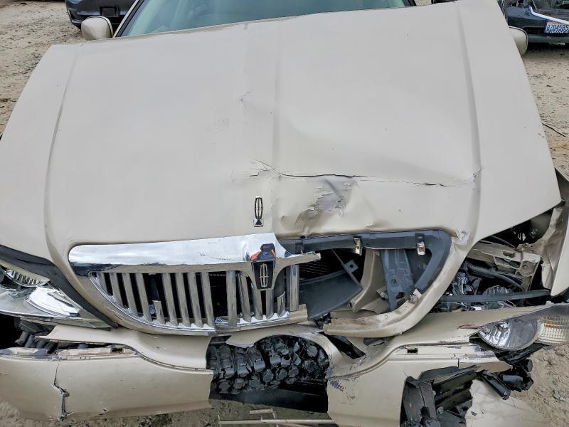 2008 Lincoln Town car Signature Limited