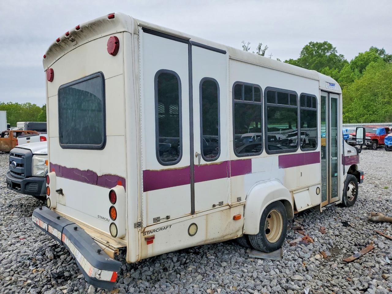 2014 Ford Econoline E350 Super Duty Cutaway Van