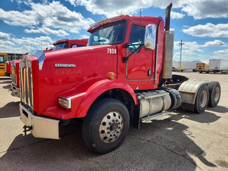 2013 Kenworth T800 Semi Truck