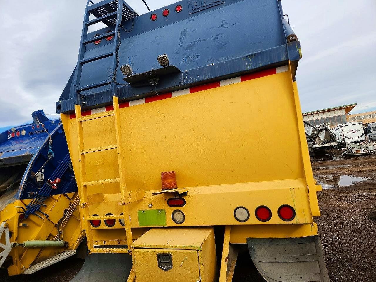 2004 Mack MR Refuse Truck