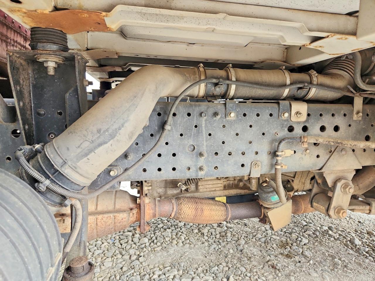 2009 Isuzu NPR BOX Truck