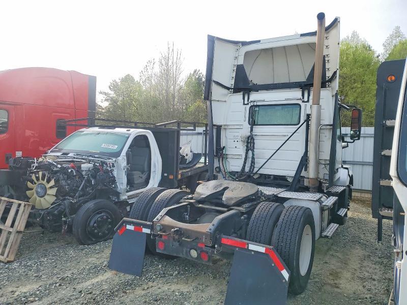 2018 Volvo VNL Semi Truck