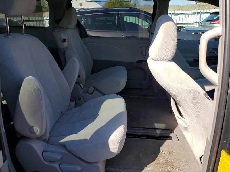 2011 Toyota Sienna le