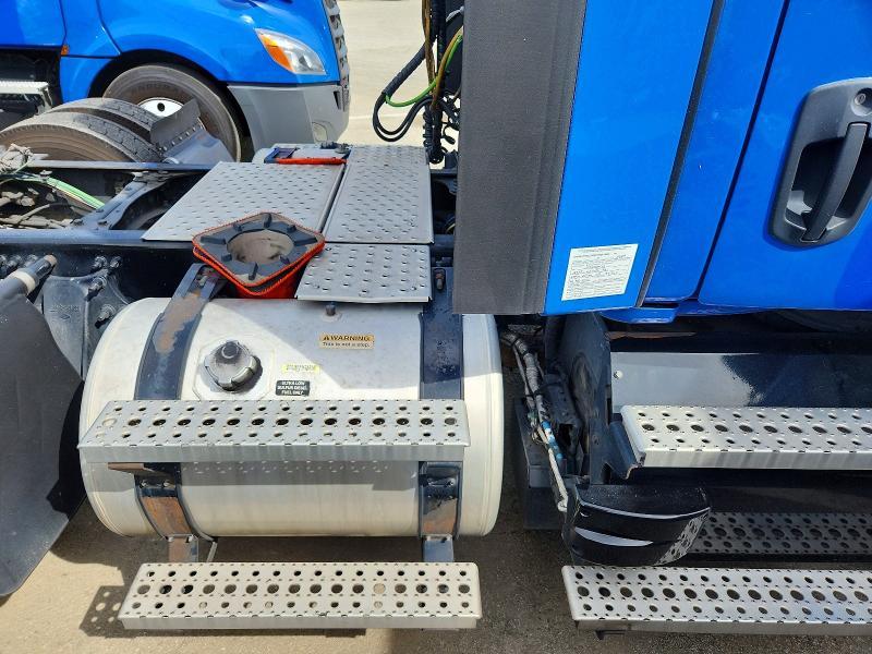 2020 Freightliner Cascadia 126 Semi Truck