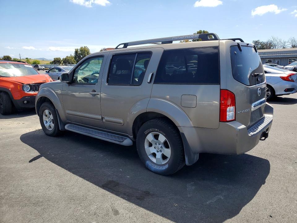 2005 Nissan Pathfinder xe