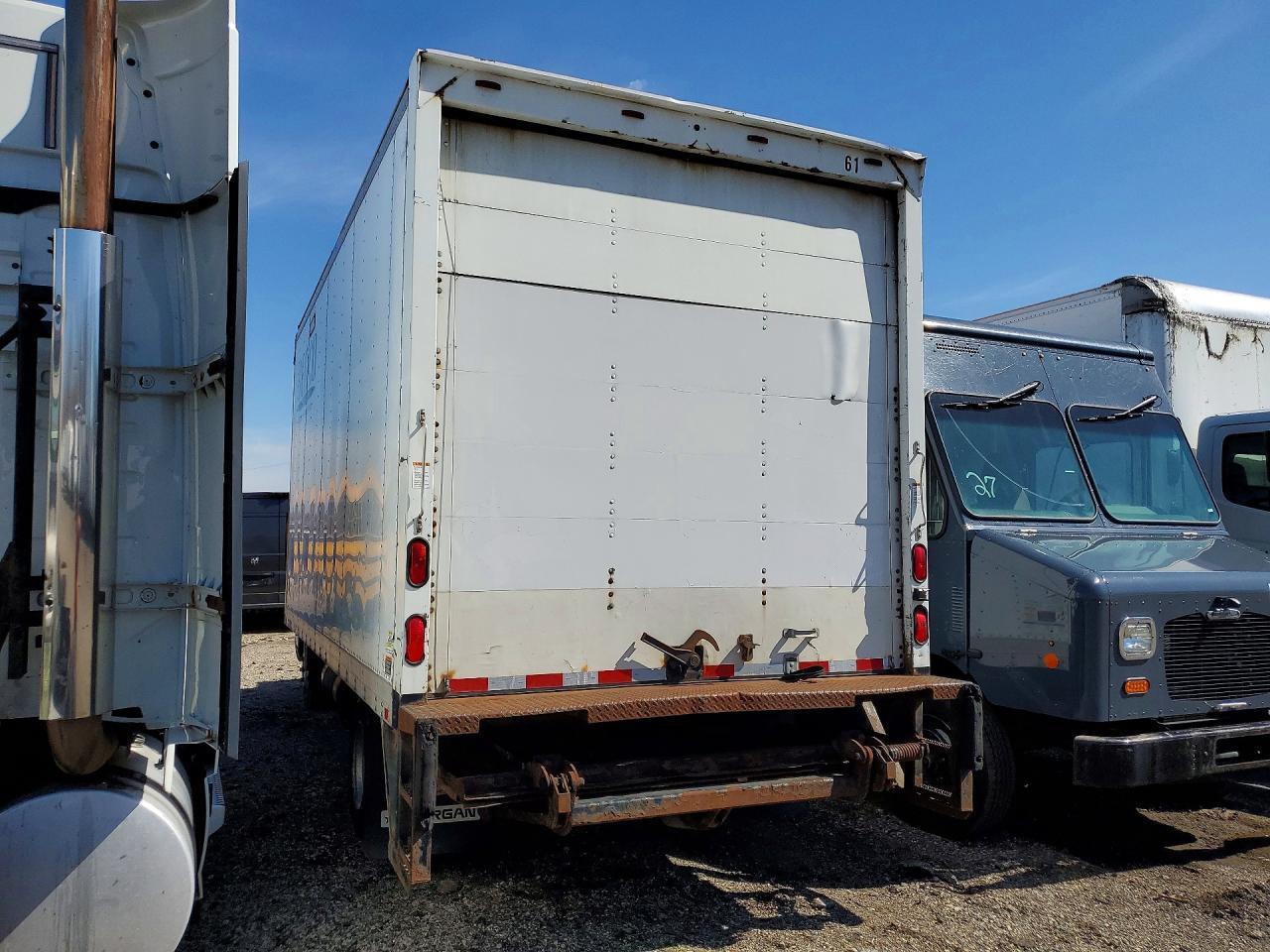 2014 Mitsubishi Fuso FEC72S BOX Truck
