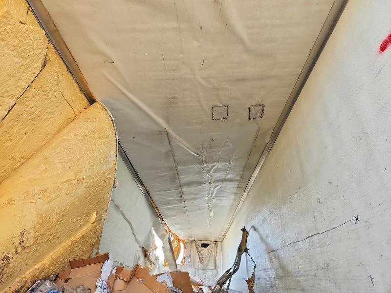 2012 Utility Vant Dump