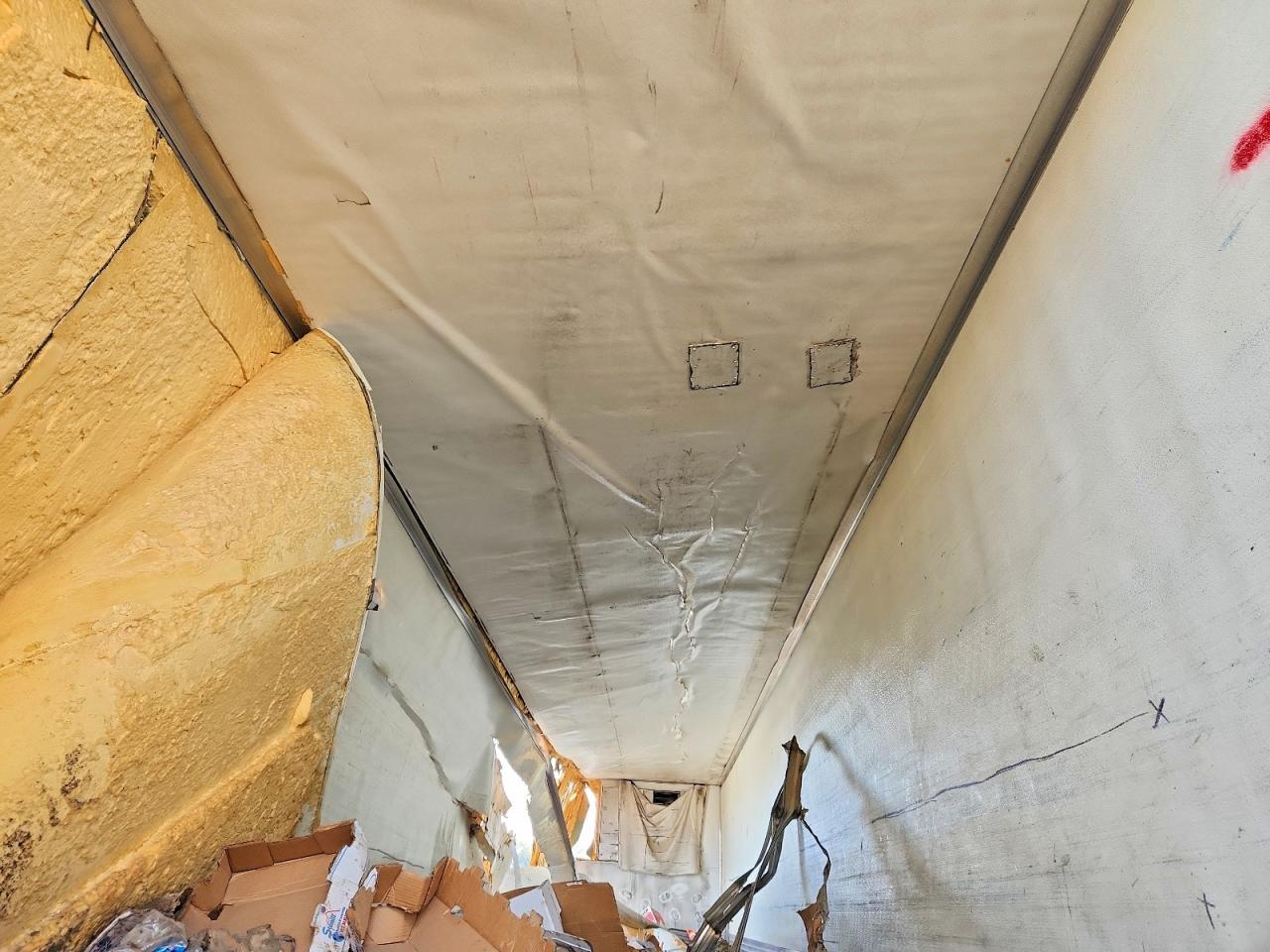 2012 Utility Vant Dump