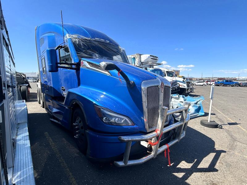 2024 Kenworth T680 Semi Truck