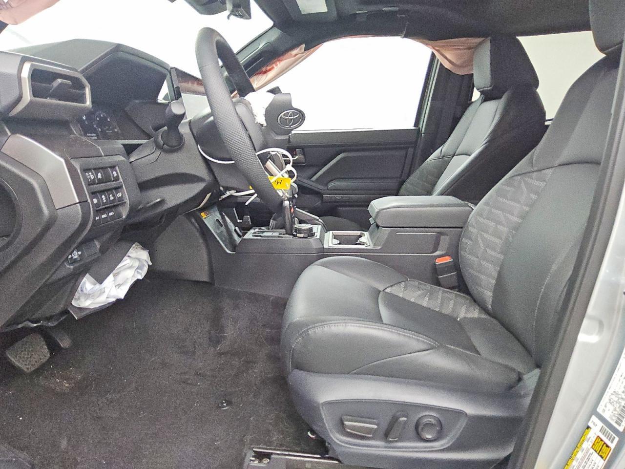 2025 Toyota Tacoma TRD OFF-ROAD HV