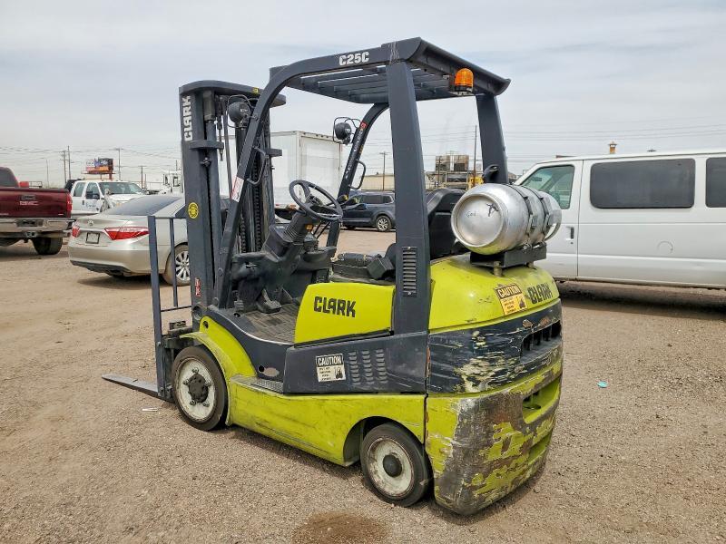 2016 Clark Forklift