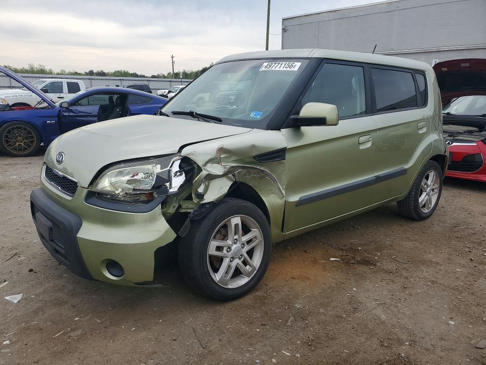 2010 KIA Soul +