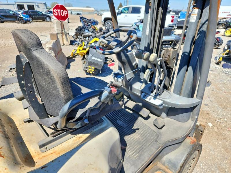 2011 Crownline Forklift