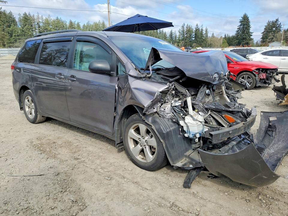 2011 Toyota Sienna Base 7-passenger