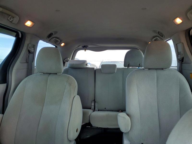 2013 Toyota Sienna l 7-passenger