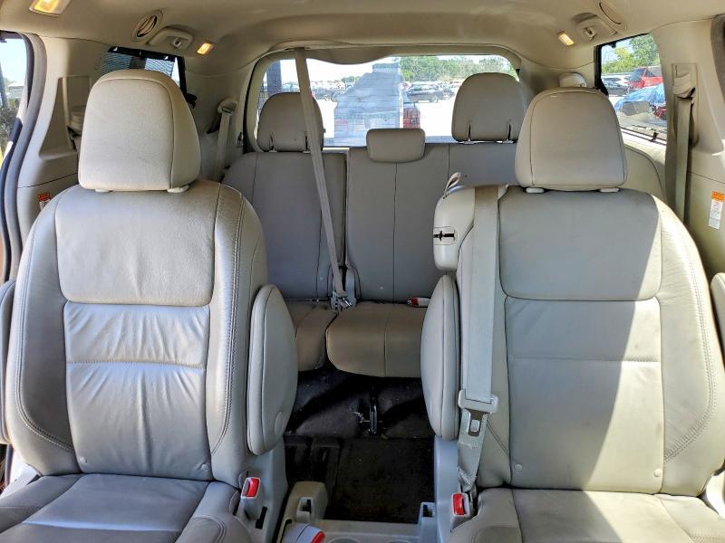 2017 Toyota Sienna xle 8-passenger