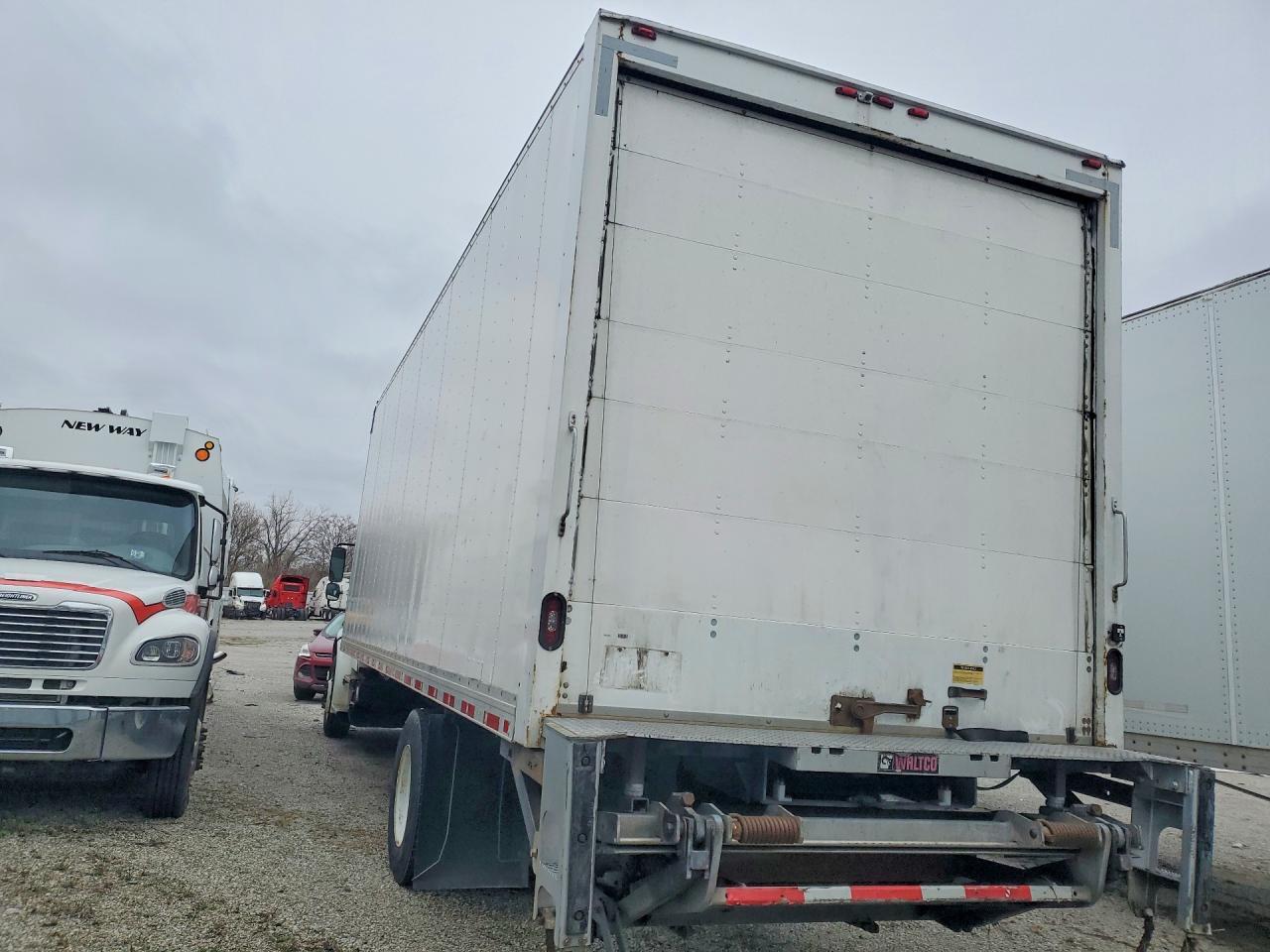 2018 Freigliner 2018 Freightliner Business Class M2 BOX Truck
