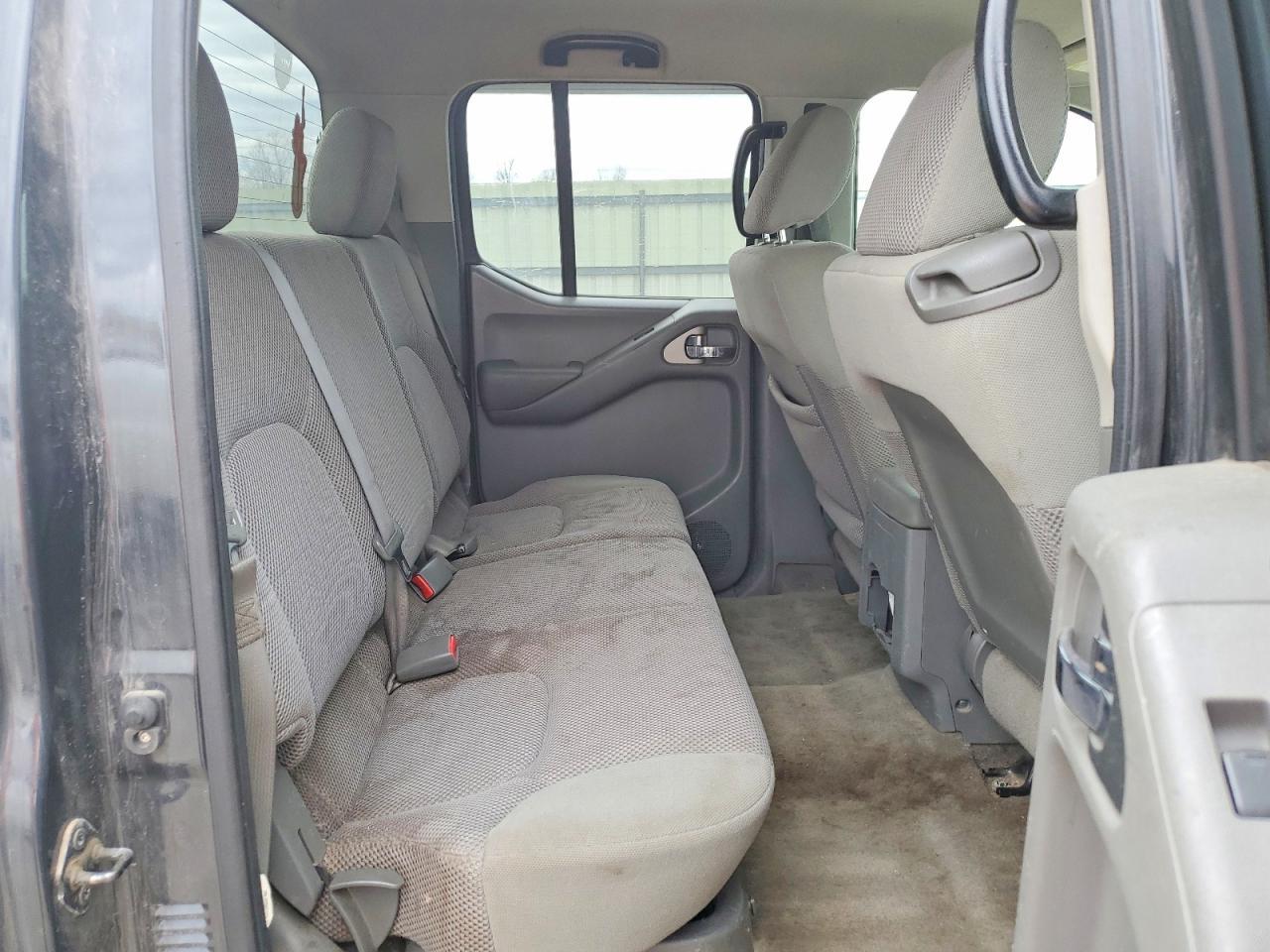 2011 Nissan Frontier S